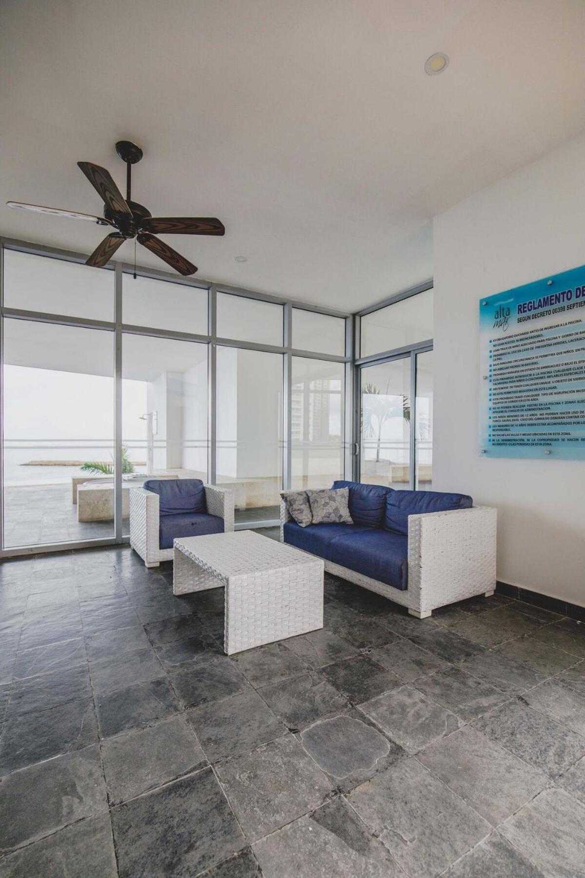 Frente Al Mar Office 7b *