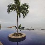 Frente Al Mar Home Office 7B